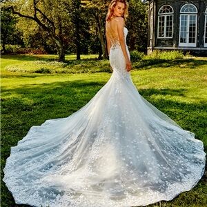 Eve of Milady Elegant White Lace Wedding Dress